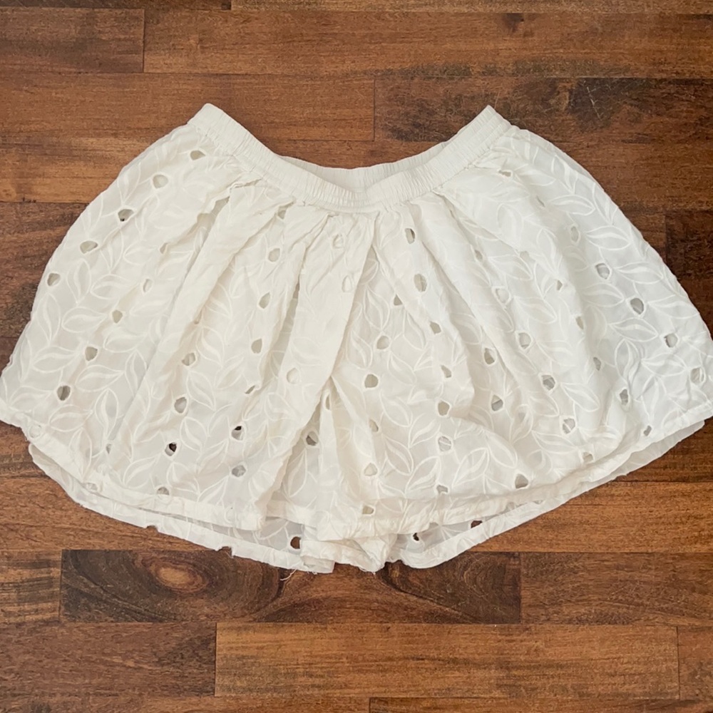 House of Harlow white eyelet skirt size M